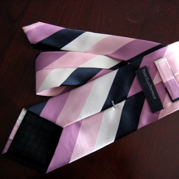 NWOT PERRY ELLIS PINK GRAY WHITE REP TIE CRAVAT - Picture 3 of 3